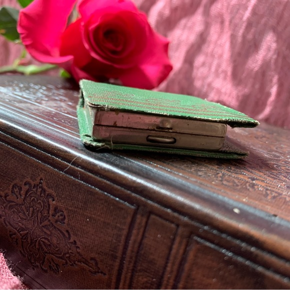 Vintage Leather bound Silver Metal Make-up Mirror Compact - Picture 4 of 6